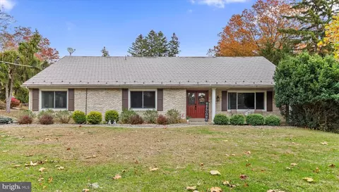 1605 Colonial Rd, Harrisburg, PA 17112