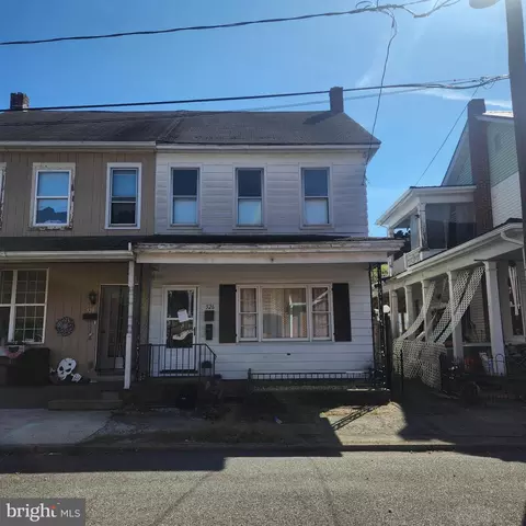526 N 2nd St, Lykens, PA 17048