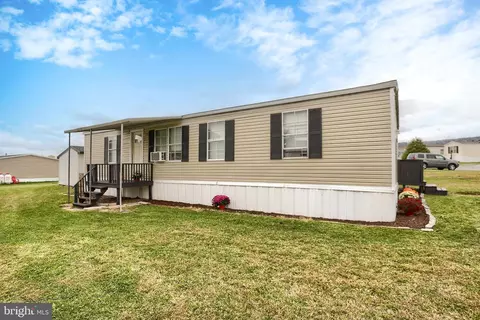 292 Dallas Dr, Grantville, PA 17028
