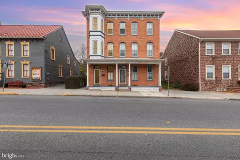 33 E Main St, Middletown, PA 17057
