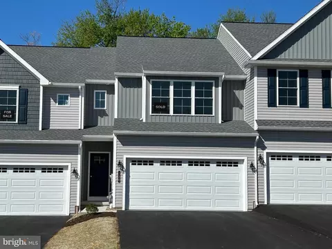 126 Magnolia Dr, Middletown, PA 17057