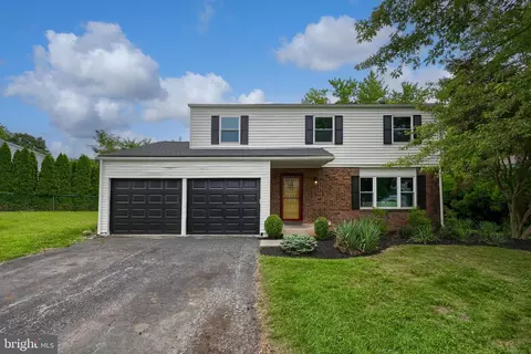 728 Blue Jay Rd, Harrisburg, PA 17111