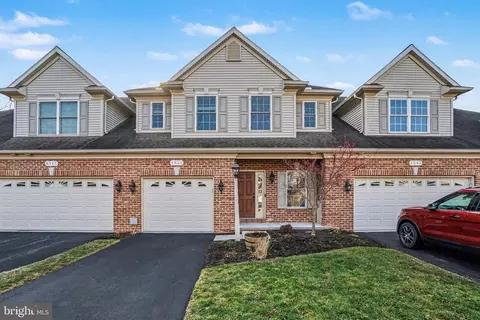 4545 Laurelwood Dr, Harrisburg, PA 17110