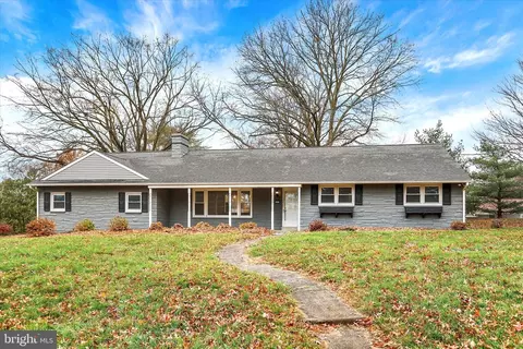 1612 Elbridge Rd, Harrisburg, PA 17112