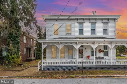 302 Juniata St, Dauphin, PA 17018