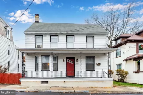 328 N Spring St, Middletown, PA 17057