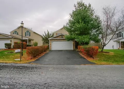 6065 Regent Dr, Harrisburg, PA 17112