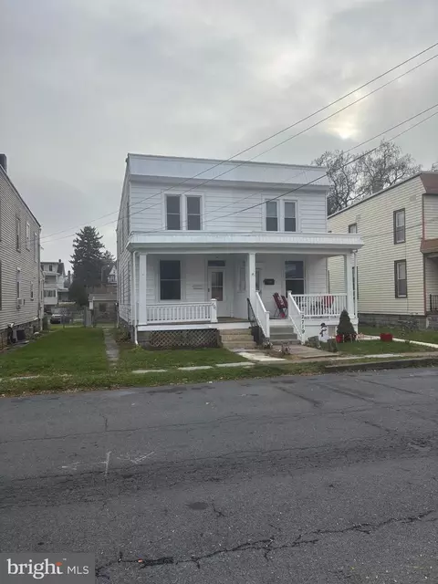 2721 Banks St, Harrisburg, PA 17103