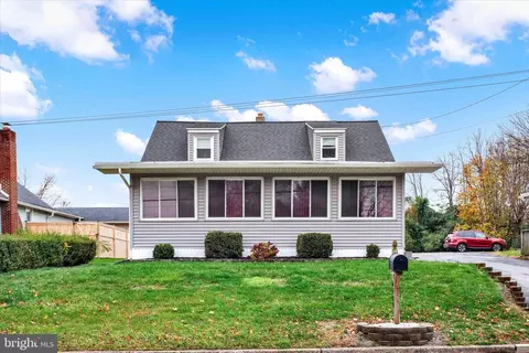 6129 Bluebird Ave, Harrisburg, PA 17112