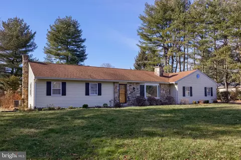 21 Bittersweet Dr, Hershey, PA 17033