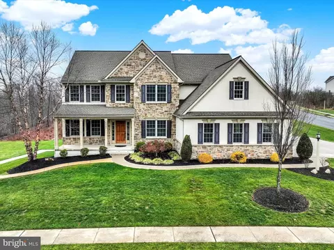 6400 Farmcrest Ln, Harrisburg, PA 17111