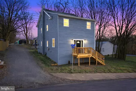357 S 4th St, Steelton, PA 17113