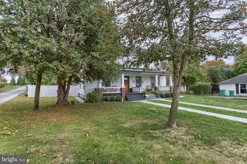 324 E Areba Ave, Hershey, PA 17033 photo 4