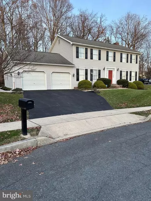 2430 E Bayberry Dr, Harrisburg, PA 17112