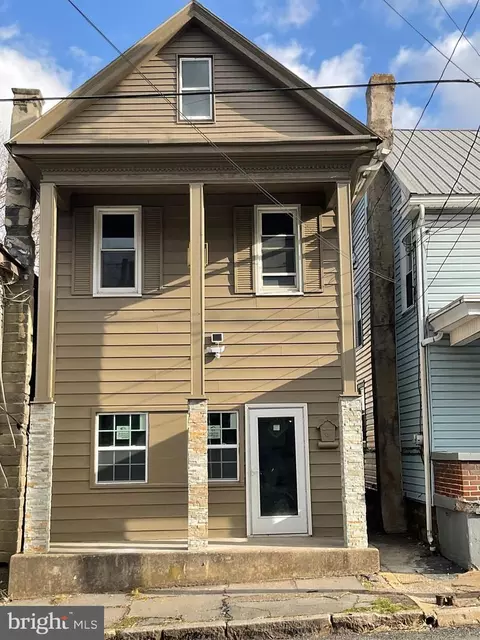 215 W Market St, Williamstown, PA 17098