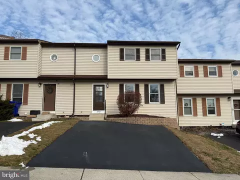 2712 Buxton Rd, Harrisburg, PA 17110