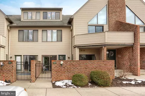 905 Cherrington Dr, Harrisburg, PA 17110