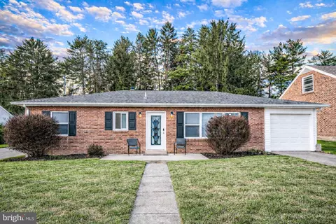 416 N Duke St, Hummelstown, PA 17036