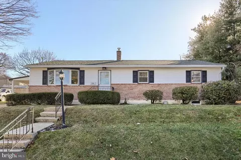 516 Roxbury Dr, Harrisburg, PA 17112