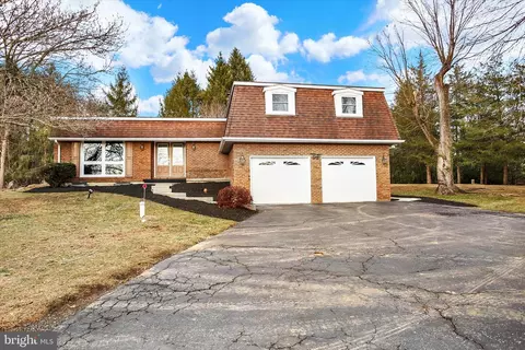 1421 Earlys Mill Rd, Palmyra, PA 17078