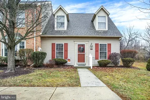 322 Woodland View Ct, Harrisburg, PA 17110