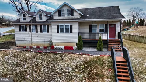 4761 Lawntara St, Harrisburg, PA 17111