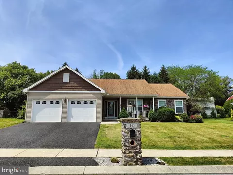 140 Koch Ln, Harrisburg, PA 17112