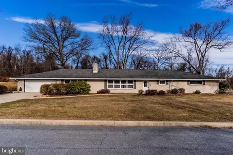 5380 Wilshire Rd, Harrisburg, PA 17112