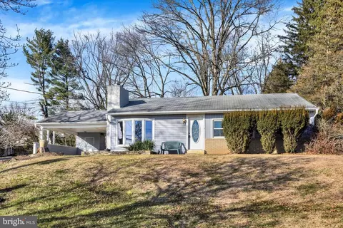 5924 Devonshire Heights Rd, Harrisburg, PA 17112