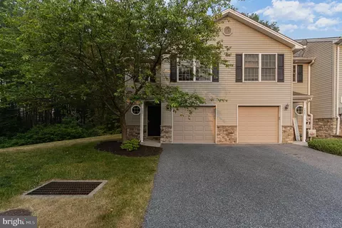 7881 Manada Ct, Harrisburg, PA 17112