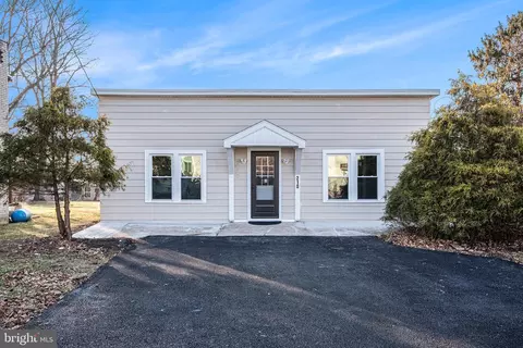 210 Beaver Rd, Harrisburg, PA 17112