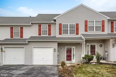 1049 Wooded Pond Dr, Harrisburg, PA 17111
