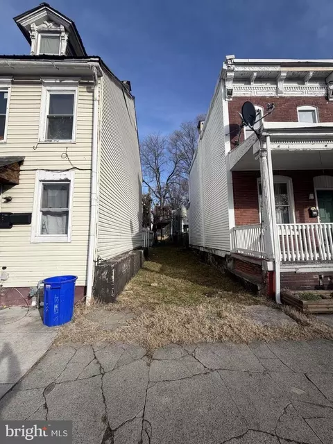 335 S 15th St, Harrisburg, PA 17104