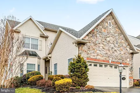 310 Autumn Chase Chase, Harrisburg, PA 17110