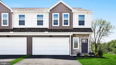 7847 Oak Brook Dr, Harrisburg, PA 17112