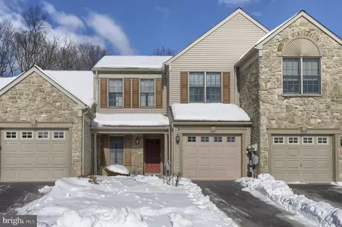 1935 Limestone Dr, Hummelstown, PA 17036