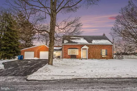 123 Florence Dr, Harrisburg, PA 17112