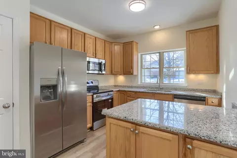 24 Glasgow Ct, Hershey, PA 17033 photo 8