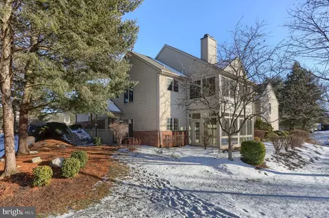 24 Glasgow Ct, Hershey, PA 17033 photo 3