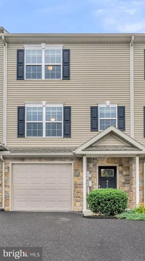856 Gregs Dr, Harrisburg, PA 17111