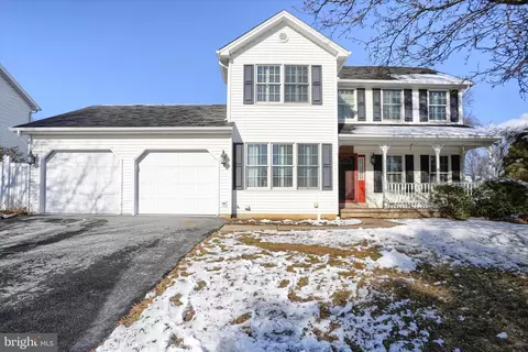 112 Graystone Dr, Hummelstown, PA 17036