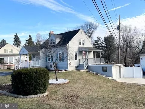 4061 Locust Ln, Harrisburg, PA 17109