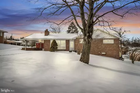 1361 Norton Rd, Harrisburg, PA 17113