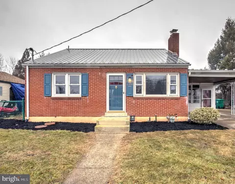5016 Locust Ln, Harrisburg, PA 17109