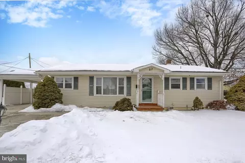 27 Nissley Dr, Middletown, PA 17057