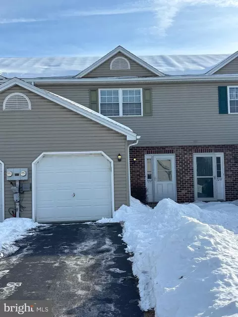 7237 Huntingdon St, Harrisburg, PA 17111