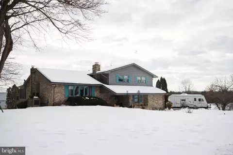 128 Circle Dr, Harrisburg, PA 17112