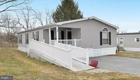 126 Brownstone Park, Hummelstown, PA 17036