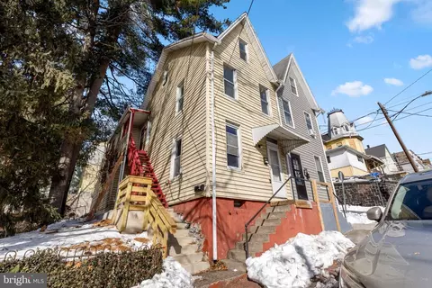 117 Walnut St, Steelton, PA 17113