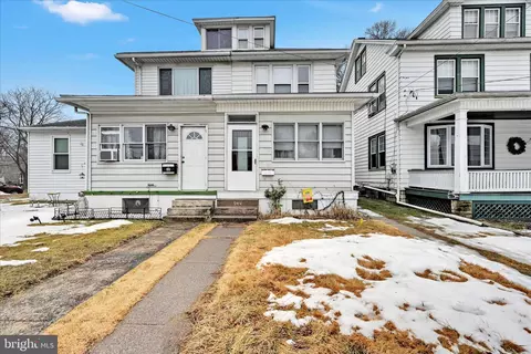 544 Spruce St, Steelton, PA 17113